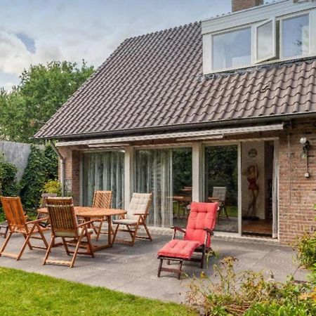 Ground Floor And Twin Bedroom In Luxurious Villa With Beautiful Garden Very Near Tue And Centre Eindhoven Bagian luar foto